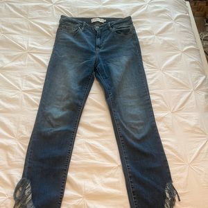 Hidden LA Skinny Jeans with fringe at the bottom